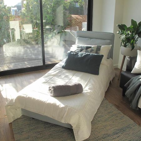 Modern 3 Bedroom Apt With Free Parking, Netflix, Wifi & Welcome Wine By Bnb Pro Melburne Exterior foto