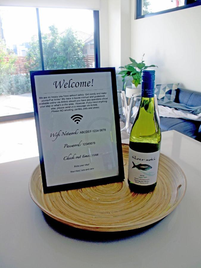 Modern 3 Bedroom Apt With Free Parking, Netflix, Wifi & Welcome Wine By Bnb Pro Melburne Exterior foto