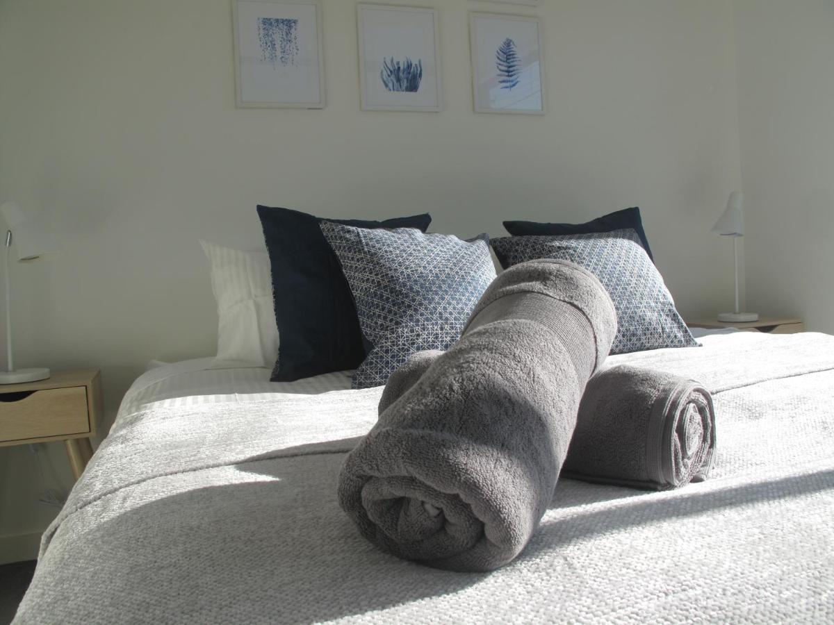 Modern 3 Bedroom Apt With Free Parking, Netflix, Wifi & Welcome Wine By Bnb Pro Melburne Exterior foto